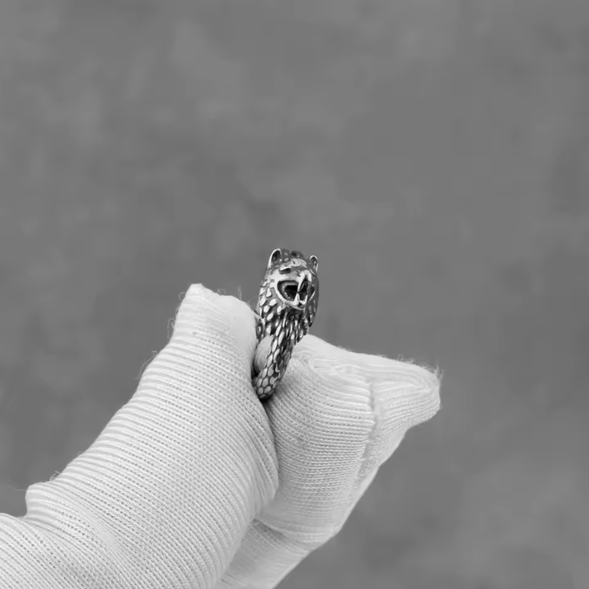 Brinco Cabeça de Lobo Viking