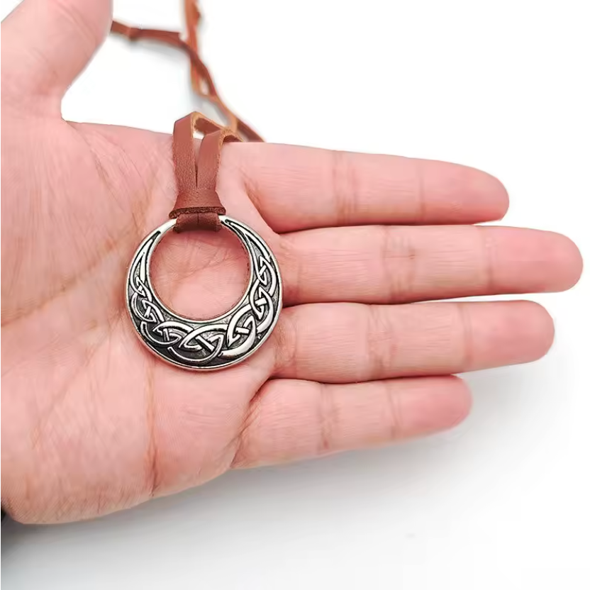 Colar Ajustável Lua de Skadi - A Caçadora