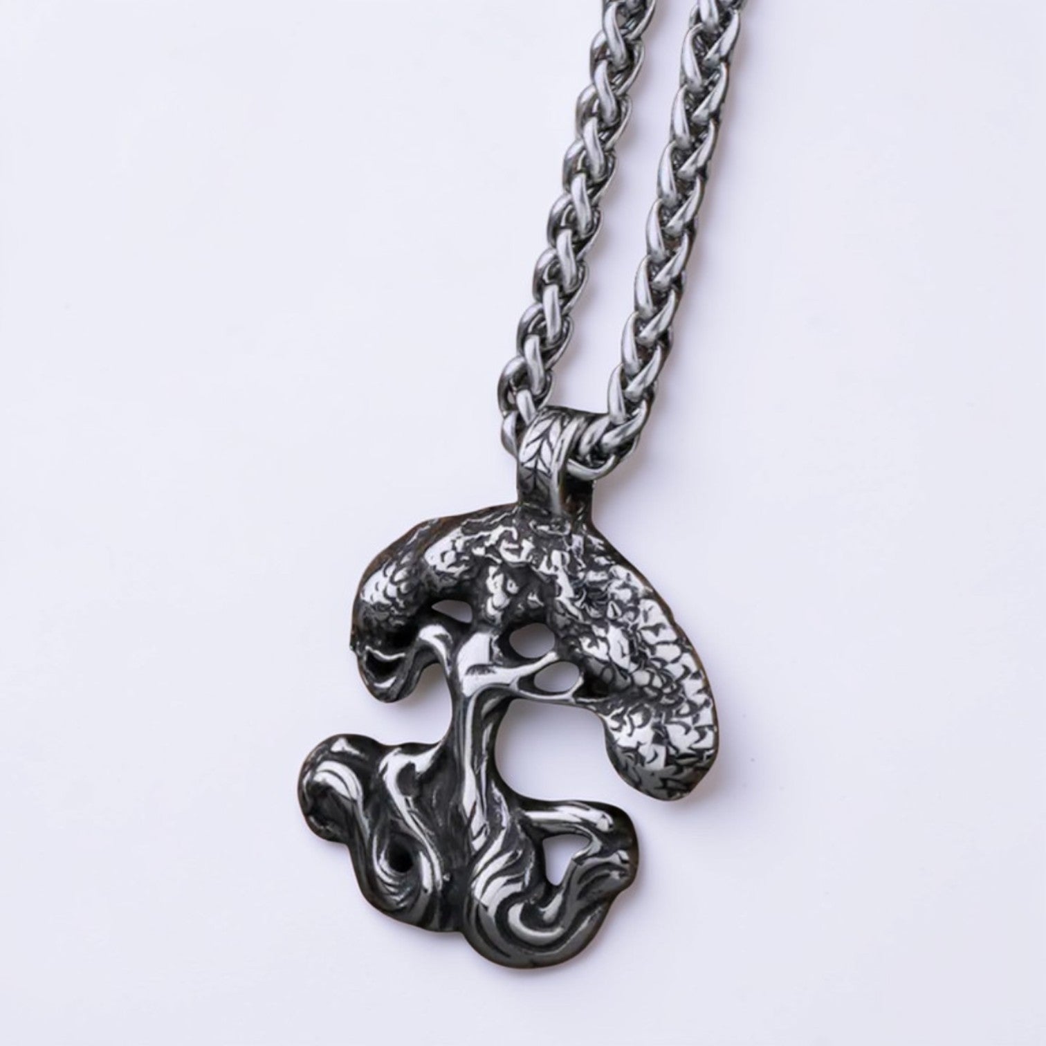 Colar Yggdrasil – Raízes do Destino