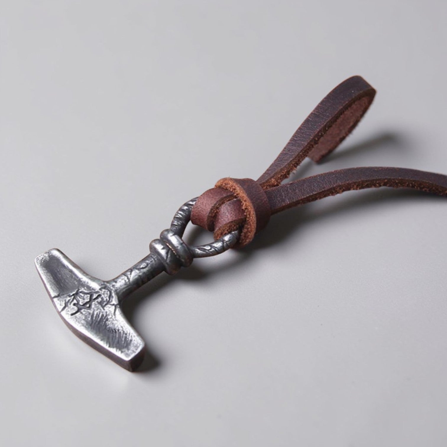 Colar Ajustável - Mjölnir