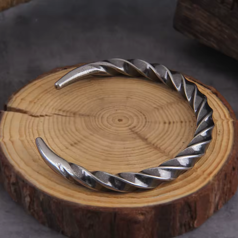 Bracelete Fenrir – Garras do Destino