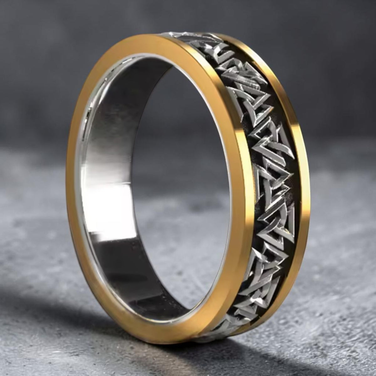 Anel Nórdico Dourado – Força com Elegância S 925
