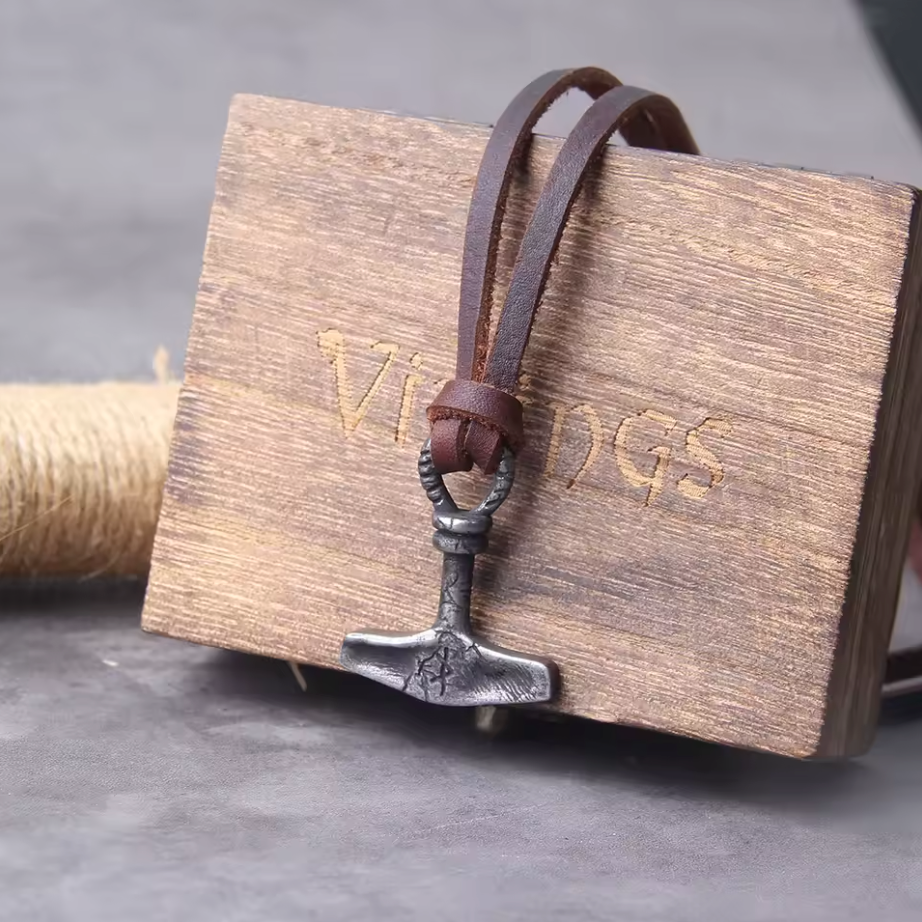 Colar Ajustável - Mjölnir