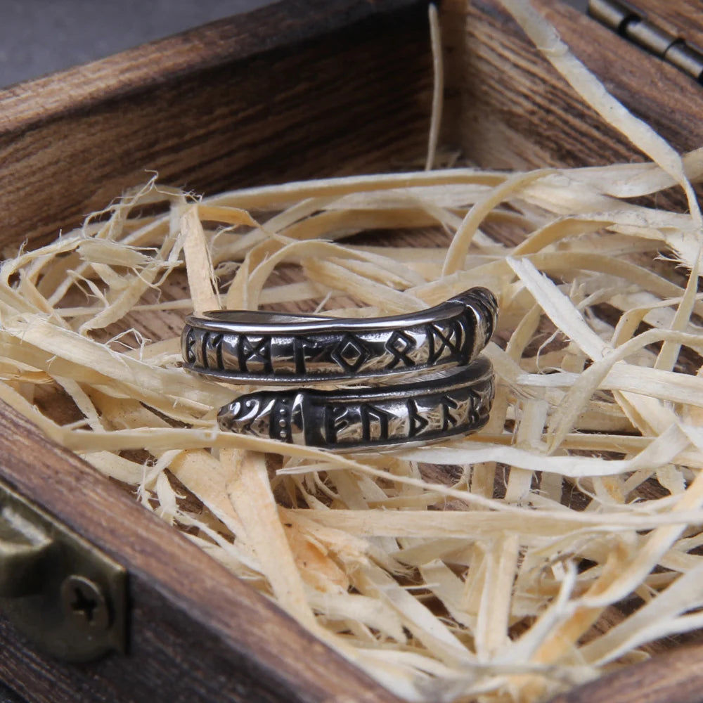 Anel Futhark Coil – O Ciclo do Destino