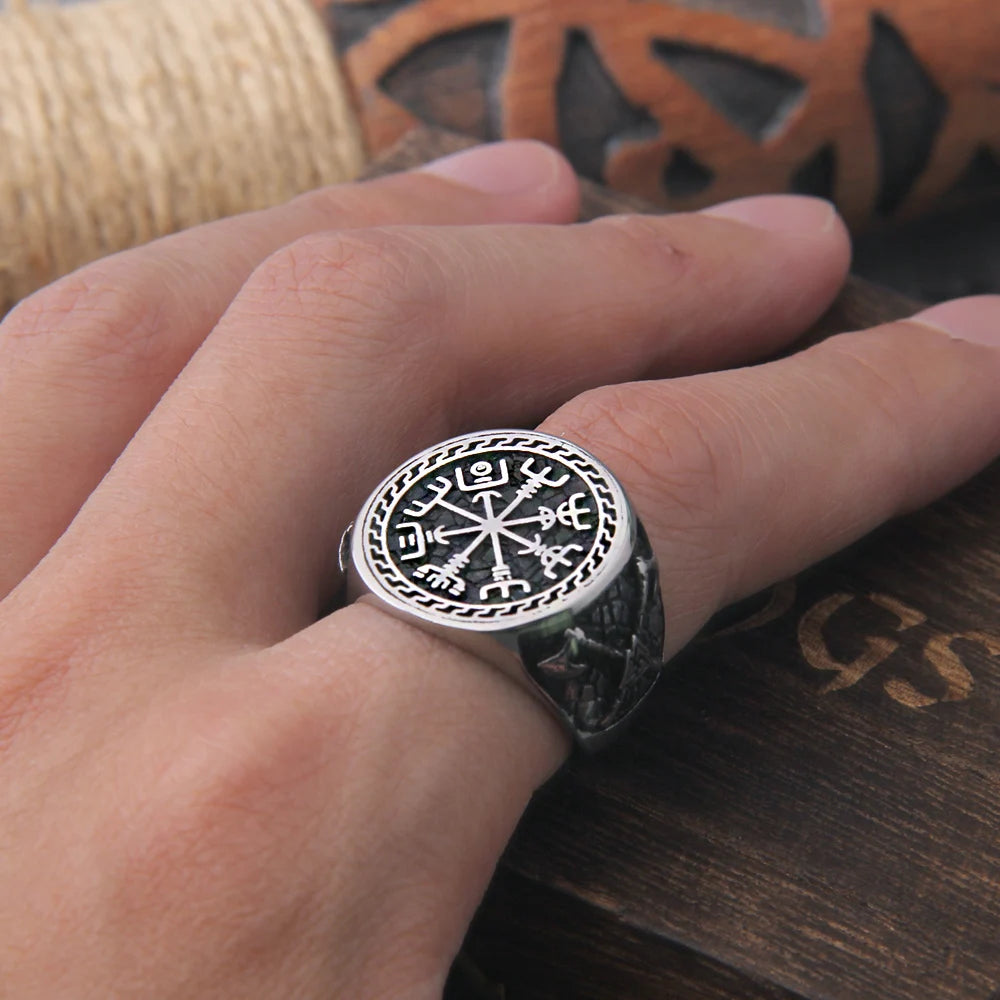 Anel Vegvísir Jarl – Guia dos Destemidos