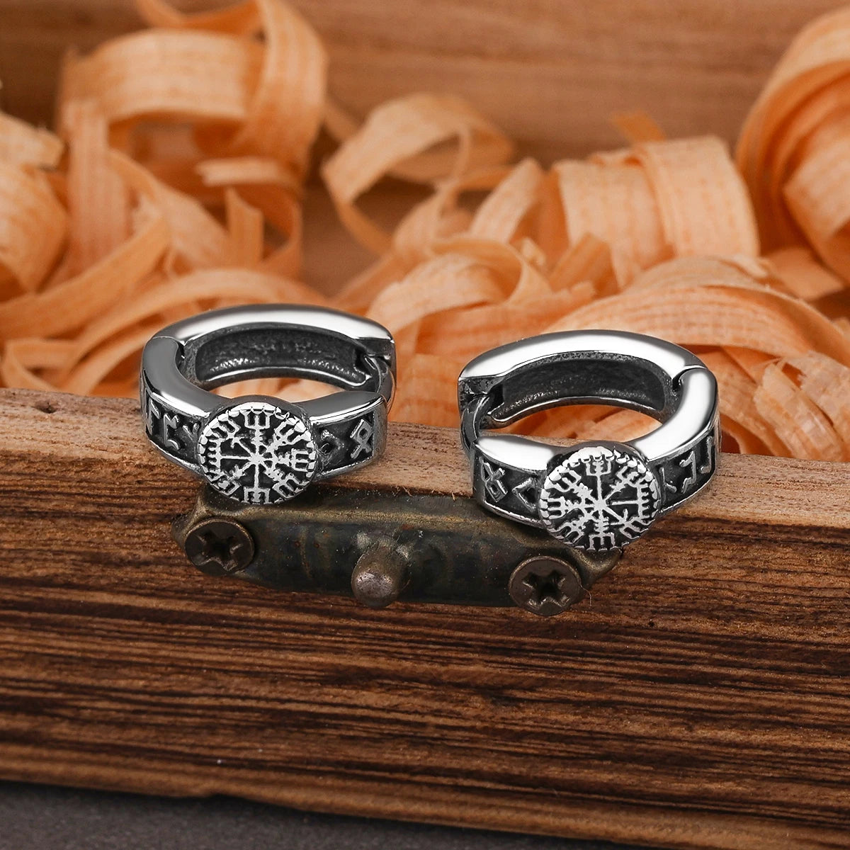 Brinco Vegvísir Hoop – Rota do Norte