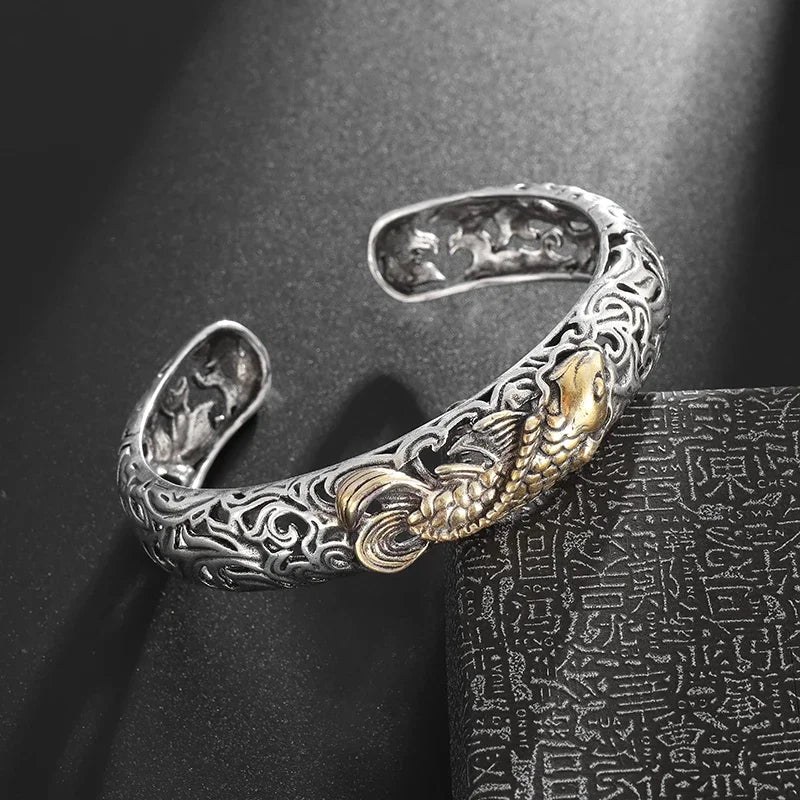 Bracelete Koi Dourado – Força que Flui com Elegância