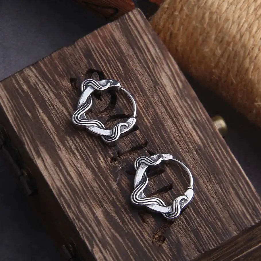 Brinco Jörmungandr Hoop – Serpente Eterna