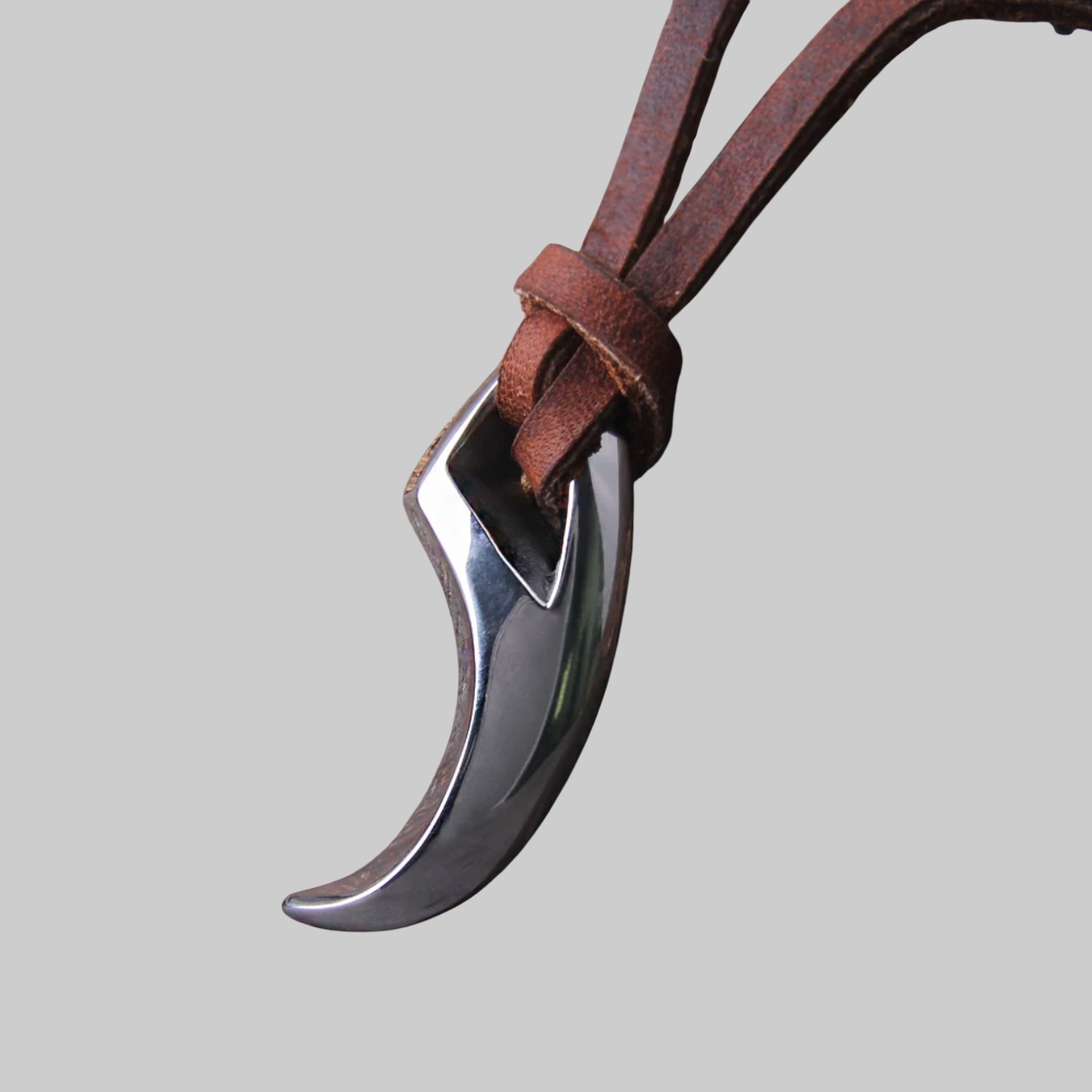 Colar Liso Lupusfang: Dente de Lobo