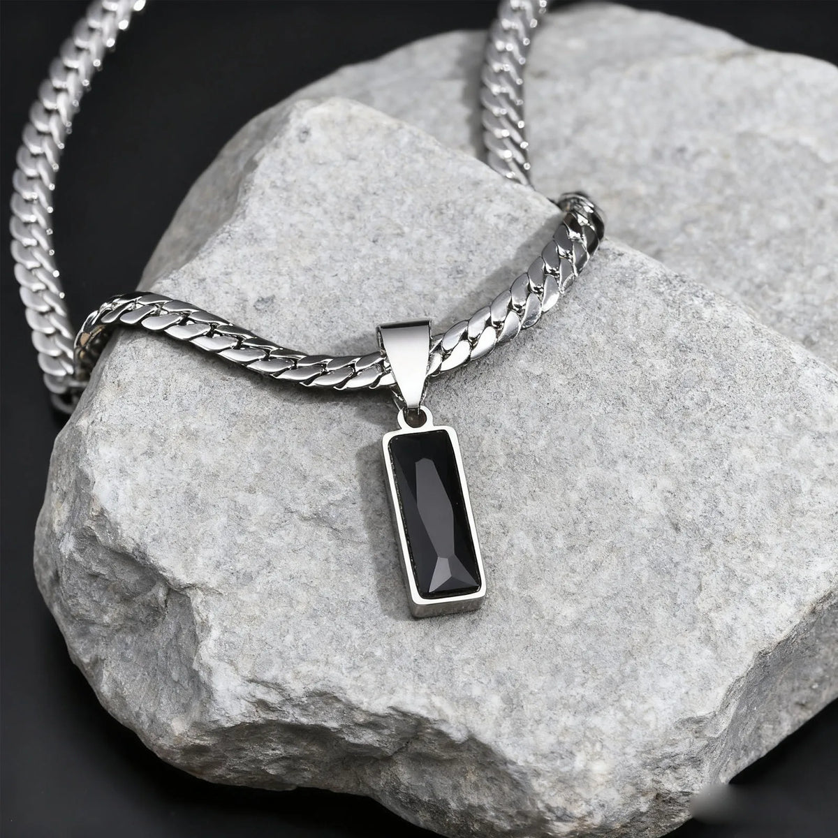 Colar Obsidian — Zircônia
