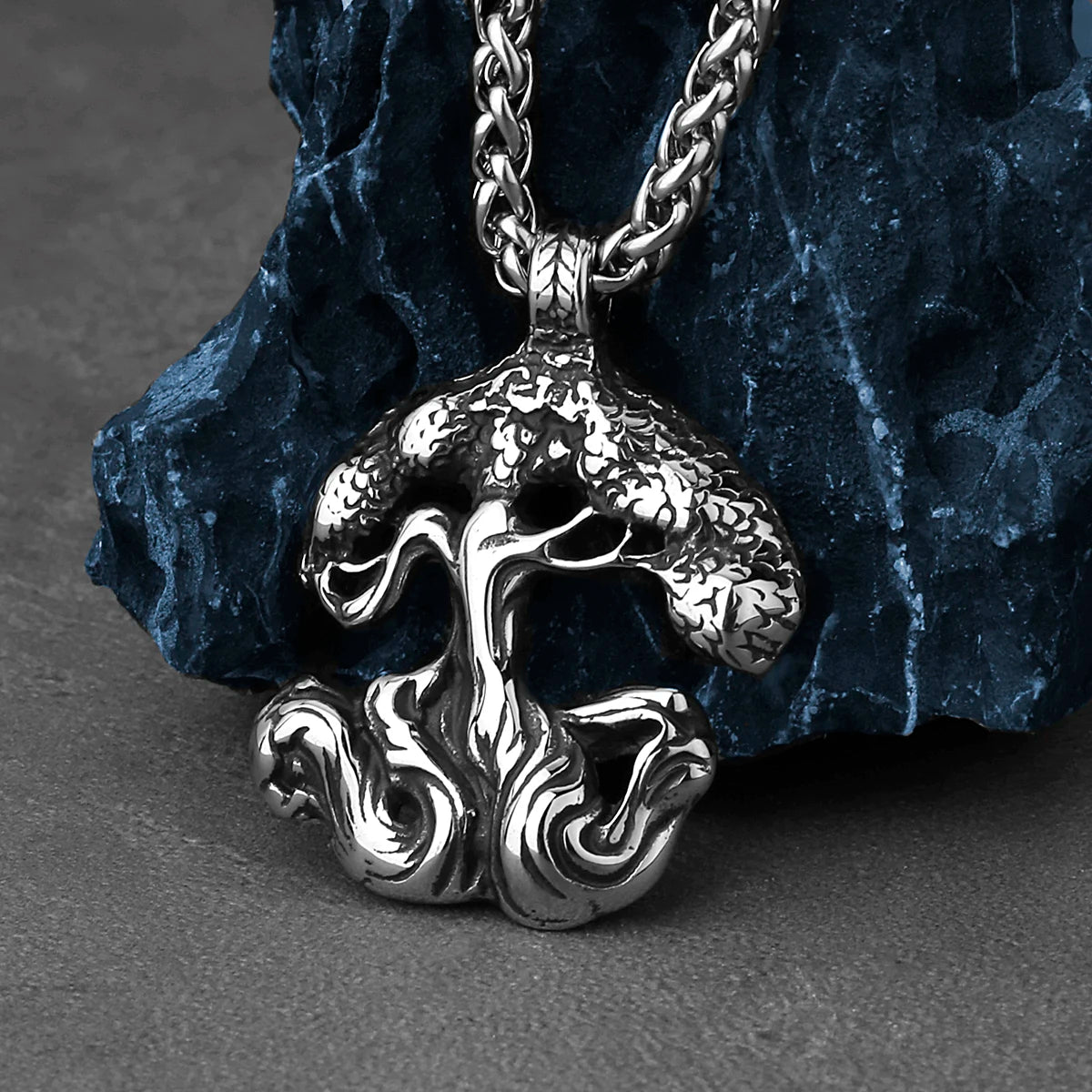 Colar Yggdrasil – Raízes do Destino