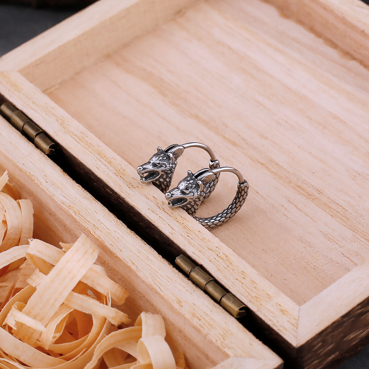 Brinco Cabeça de Lobo Viking