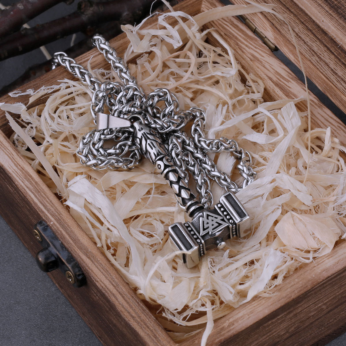 Colar Mjölnir Valknut