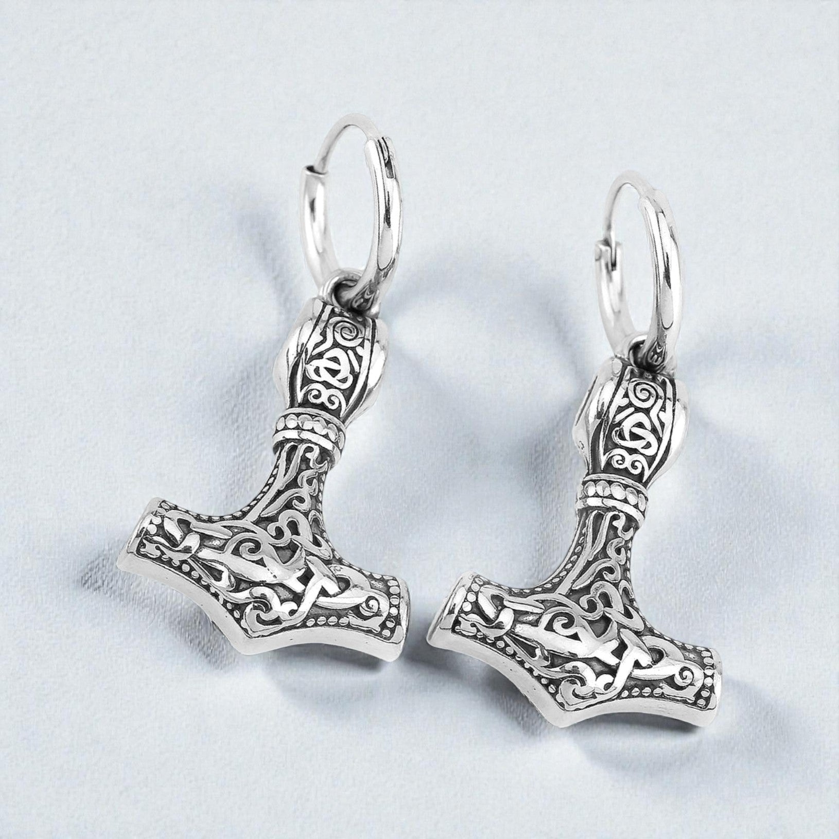 Brinco Martelo de Thor