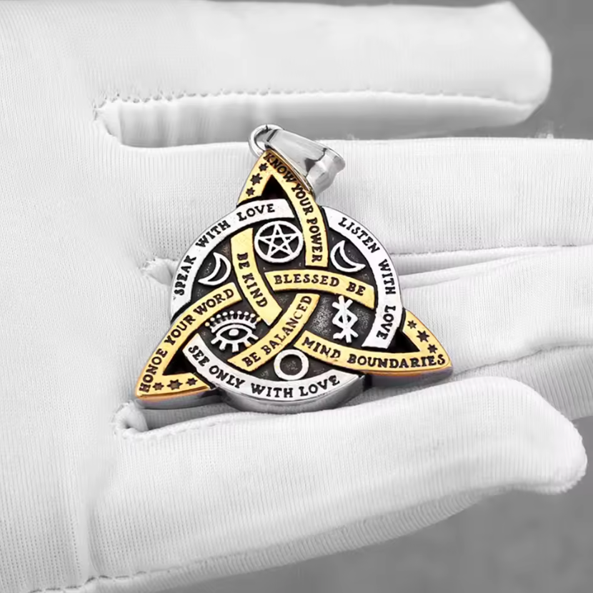 Colar Triquetra da Harmonia – Sabedoria em Cada Palavra