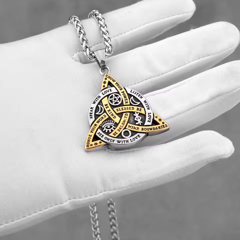 Colar Triquetra da Harmonia – Sabedoria em Cada Palavra