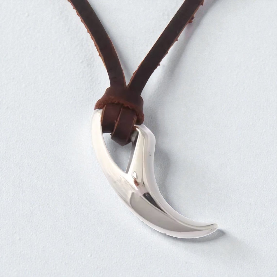 Colar Liso Lupusfang: Dente de Lobo