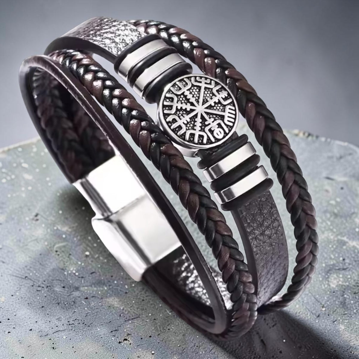 Bracelete de couro Vegvísir