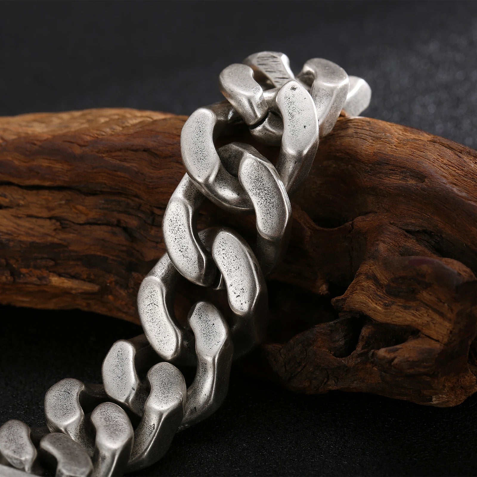 Bracelete Helgr – Caveira em Aço