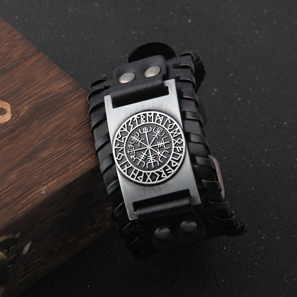 Bracelete Vegvísir Guia de Navegação