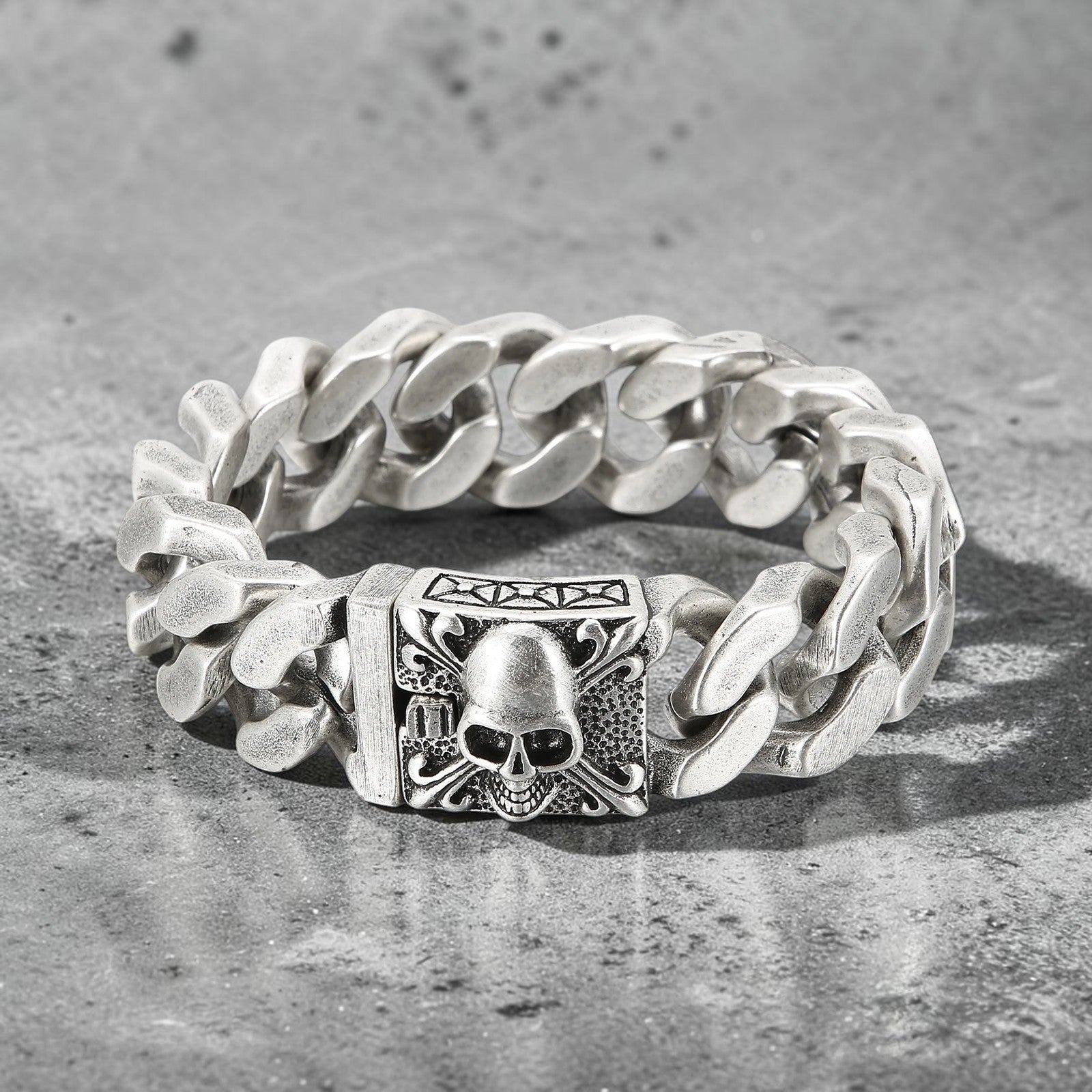 Bracelete Helgr – Caveira em Aço