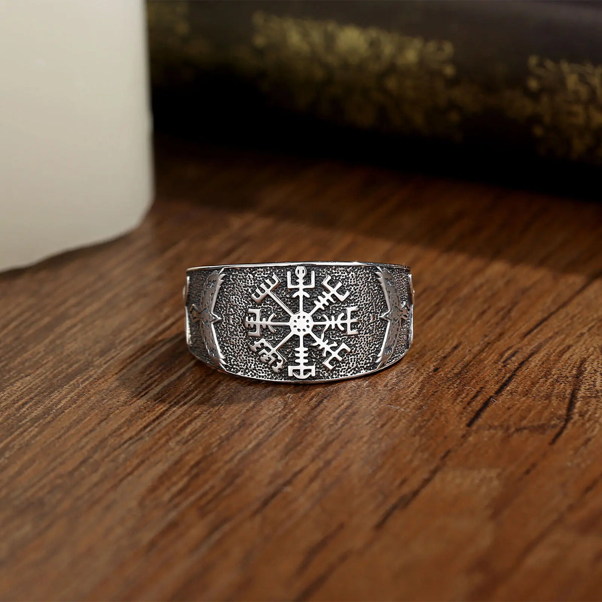 Anel Vegvísir dos Corvos – Prata S925
