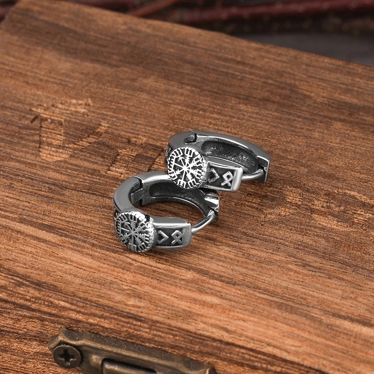 Brinco Vegvísir Hoop – Rota do Norte
