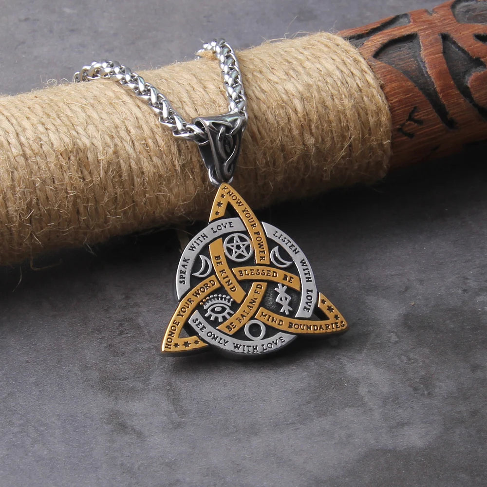 Colar Triquetra da Harmonia – Sabedoria em Cada Palavra