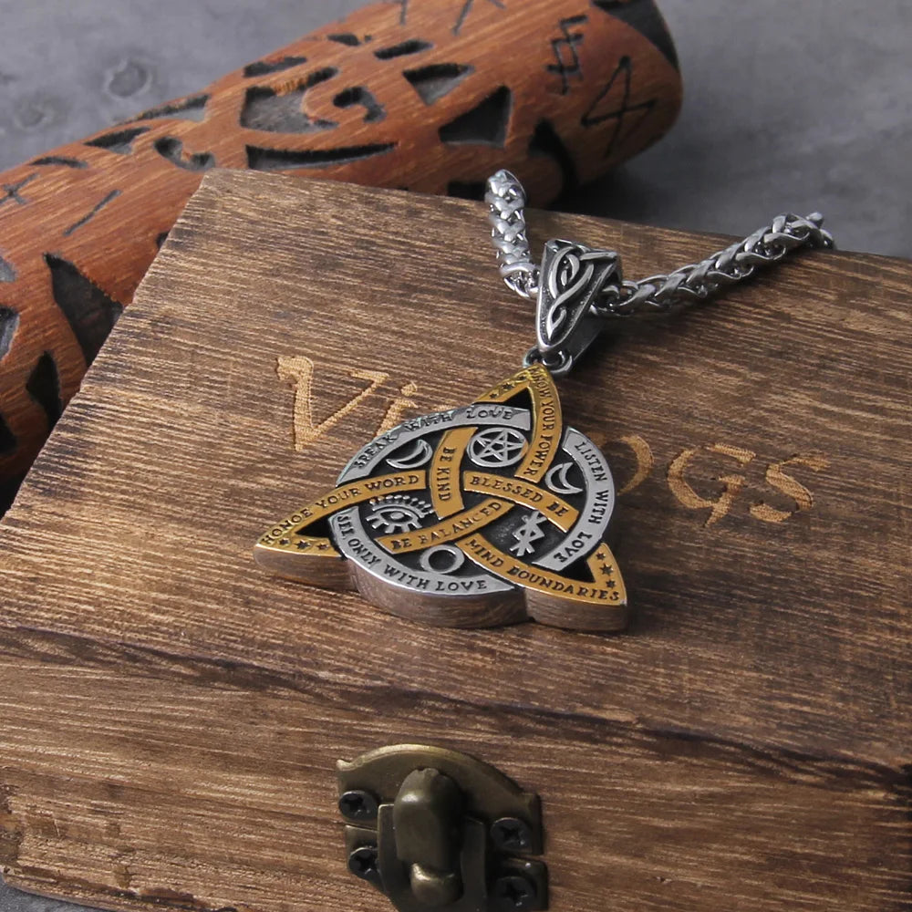 Colar Triquetra da Harmonia – Sabedoria em Cada Palavra