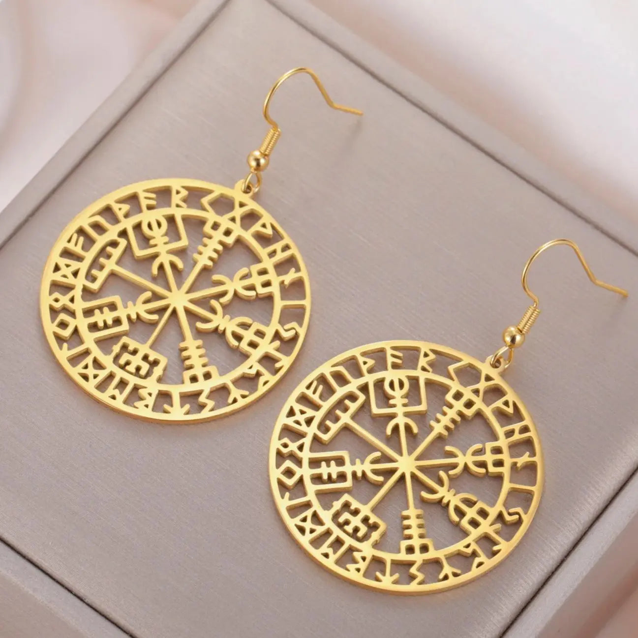 Brincos Vegvísir – Guia dos Caminhos