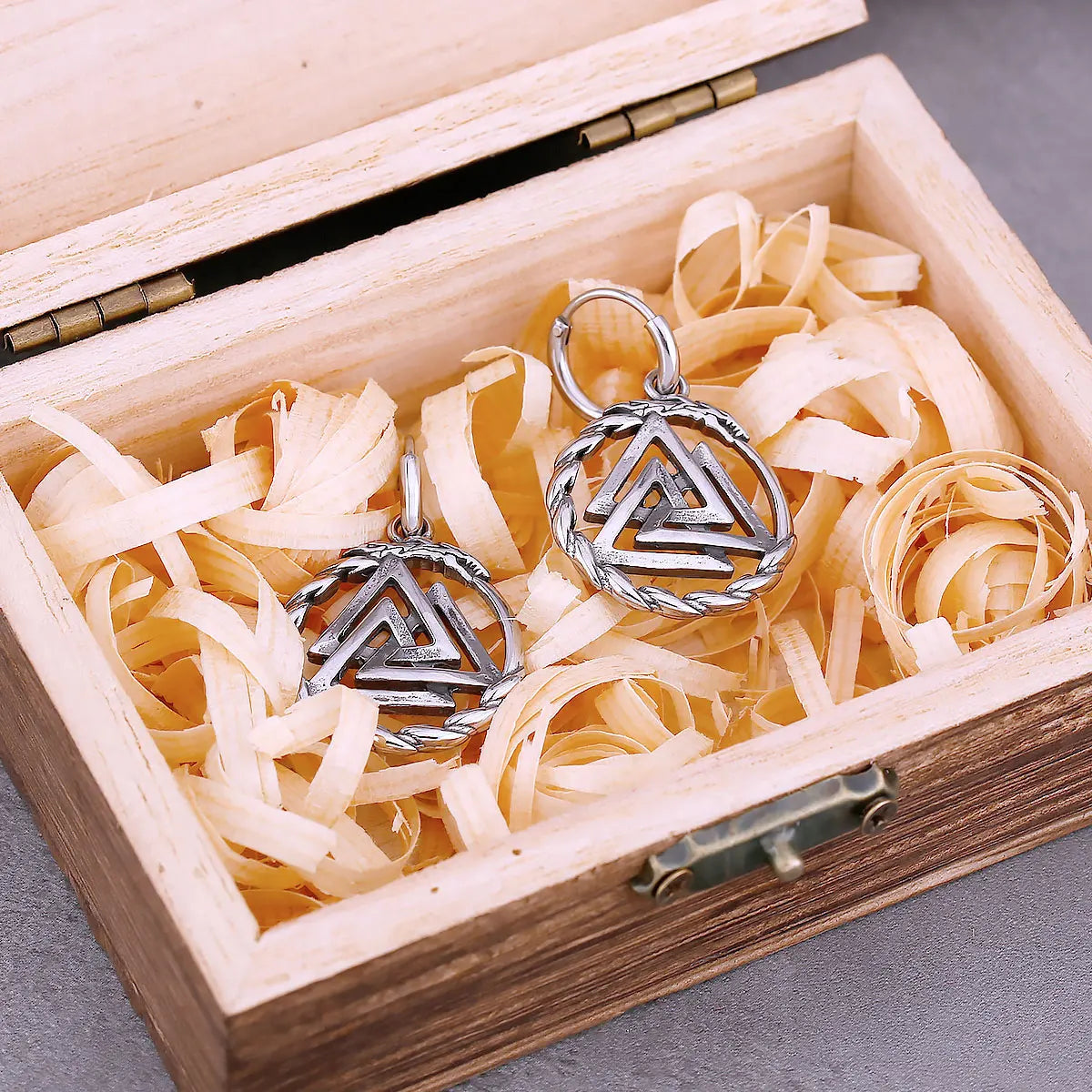 Brinco Valknut – Símbolo da Eternidade