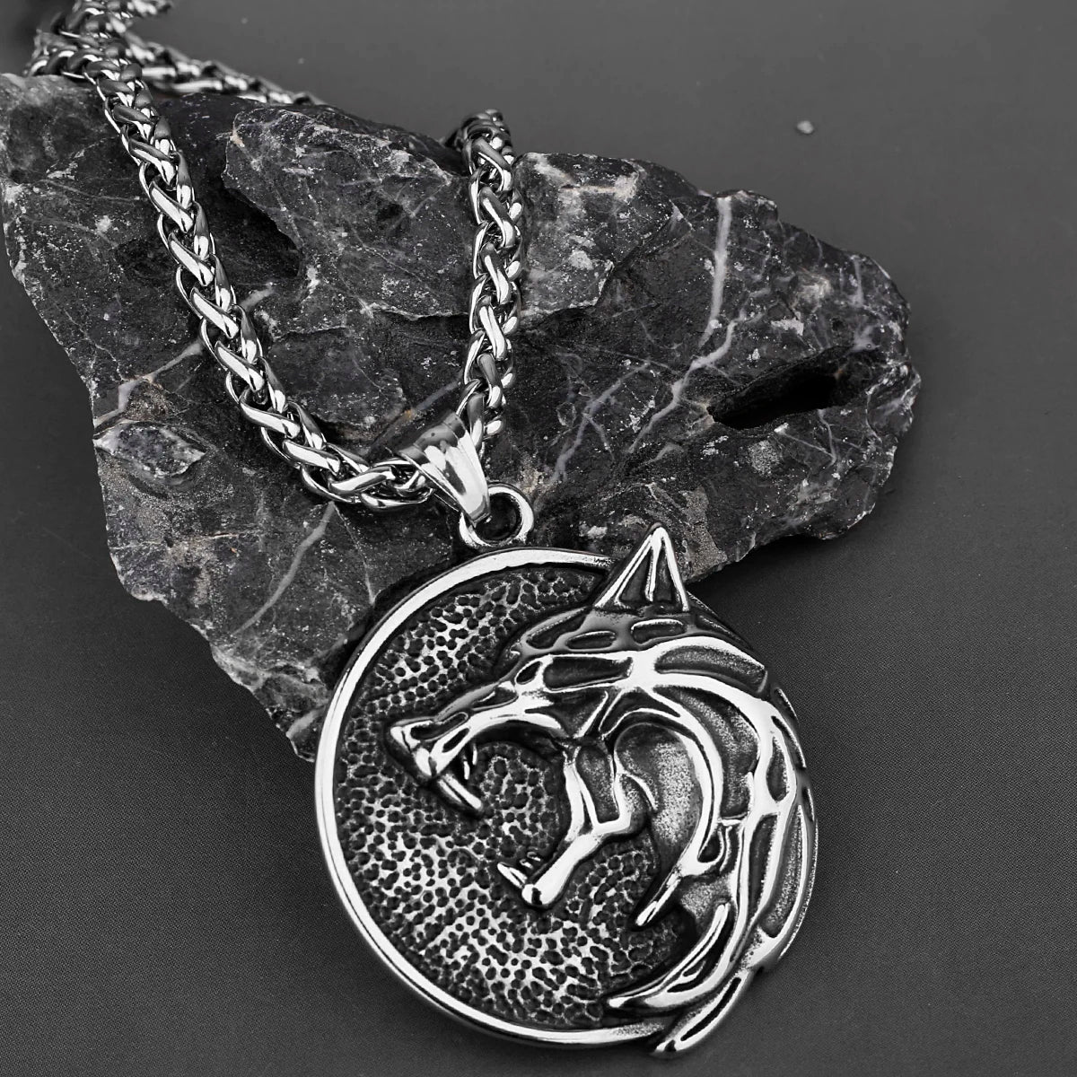 Colar Lobo Nórdico – Espírito do Guerreiro