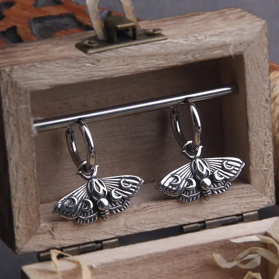 Brinco Mariposa da Noite – Argola Mystic