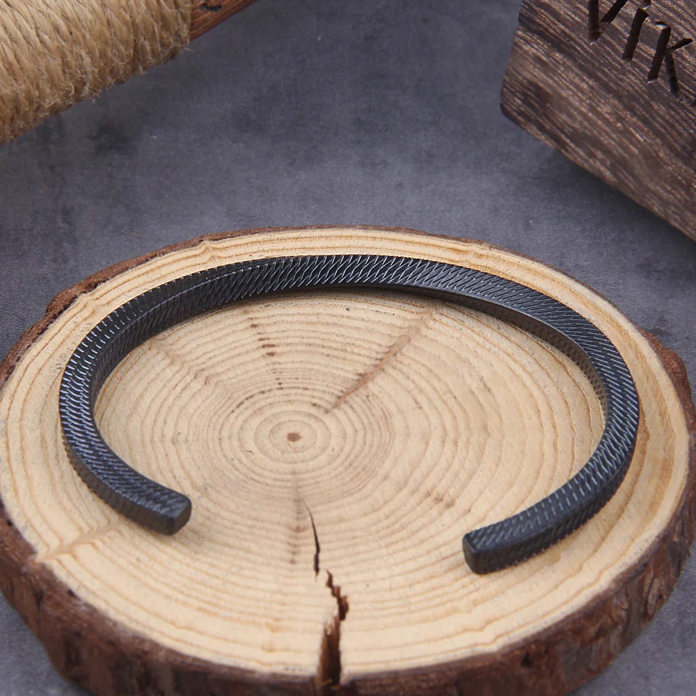 Bracelete Serpente Negra – Domínio Silencioso
