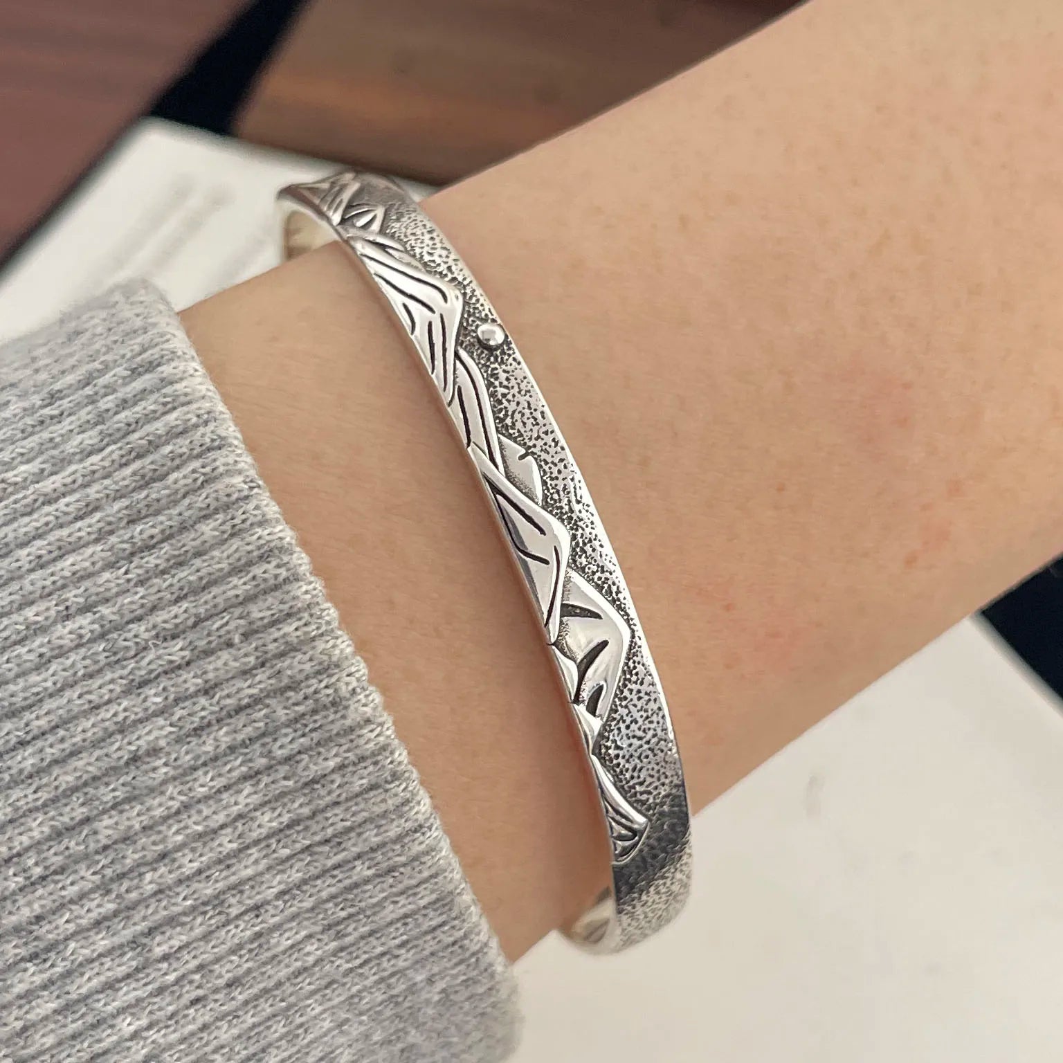 Bracelete Abertura Montanha — Prata S925 Oxidada
