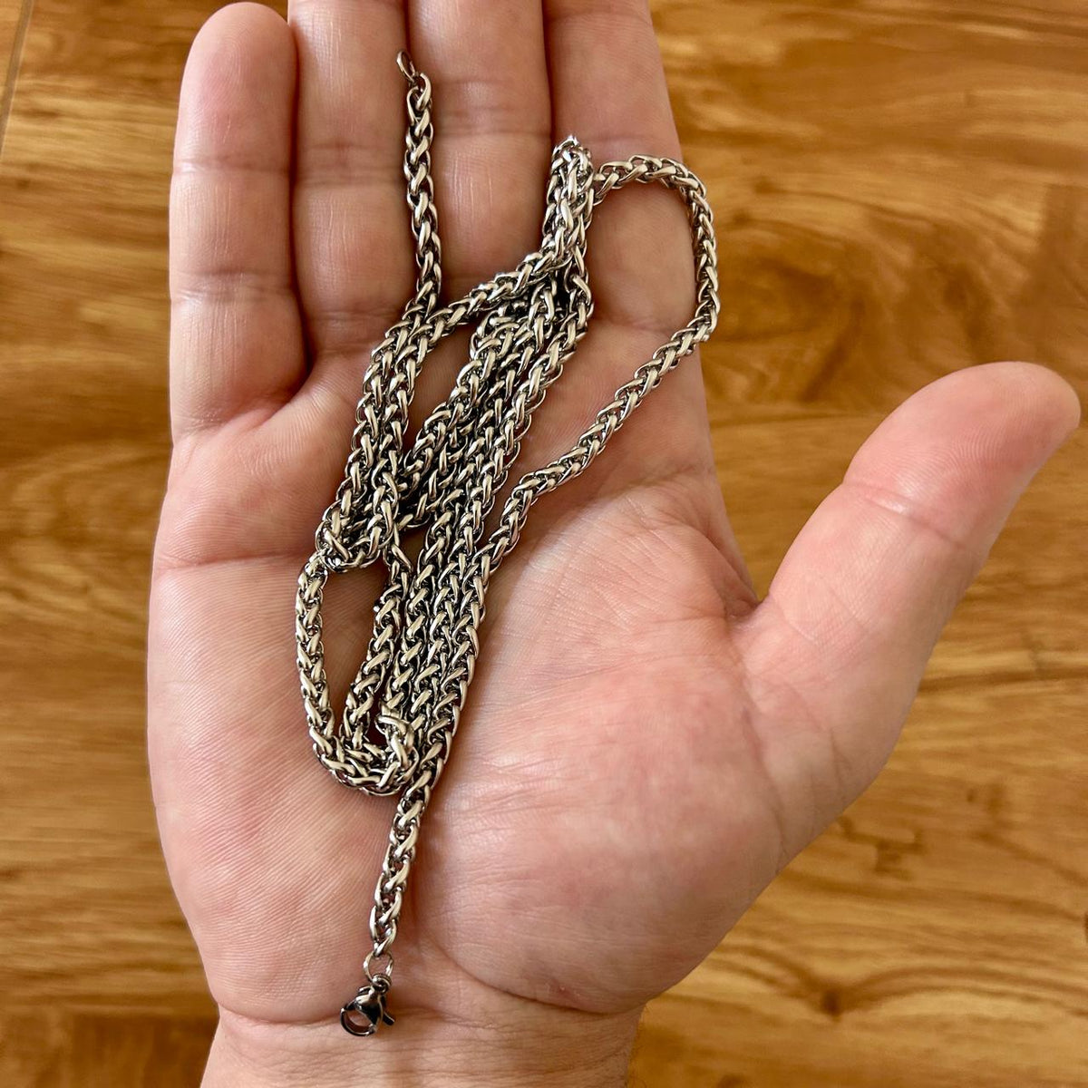 Colar Triquetra da Harmonia – Sabedoria em Cada Palavra